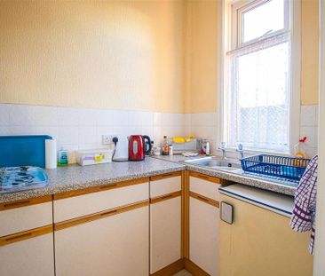 3 bedroom end of terrace house to rent - Photo 5