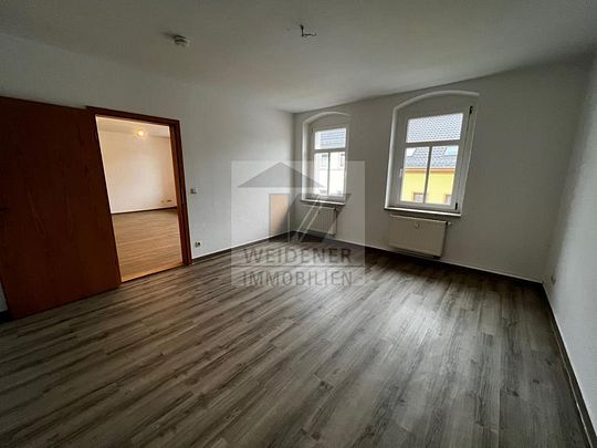 Schicke Dachgeschoss 3-Raum Wohnung mit *Küchenzeile! Nahe der Innenstadt! - Foto 1