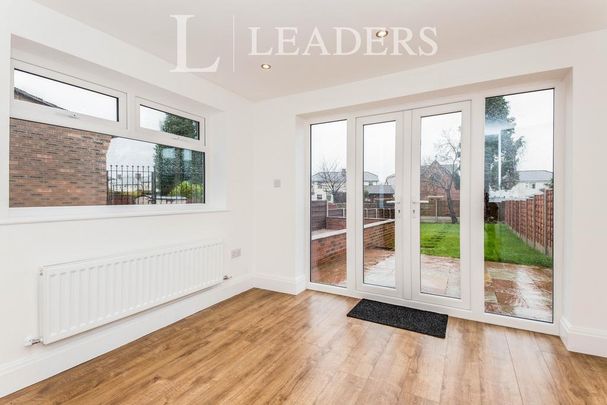 3 bedroom semi-detached house to rent - Photo 1