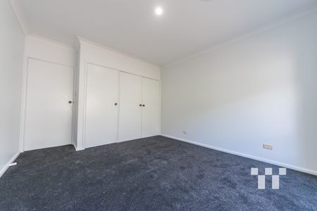 Level, Easy Care Villa in Quiet Location - Photo 4
