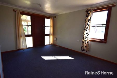 Affordable Three Bedroom - Photo 3