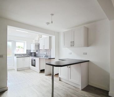 2 bedroom end of terrace house to rent - Photo 6