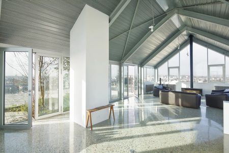 Un penthouse unique avec toit-terrasse et vue à 360° - Photo 3