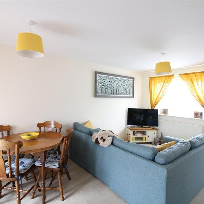 2 bedroom end of terrace house to rent - Photo 1