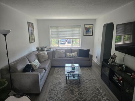 For Lease - 12 Hawkins Drive, Toronto, Ontario - Photo 2