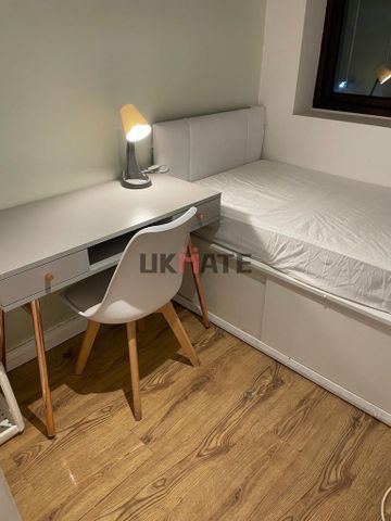 1 bedroom in a house share to rent - Photo 4