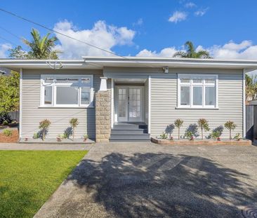 Sunny newly renovated 4 bedroom 2 bathroom family home - Photo 2