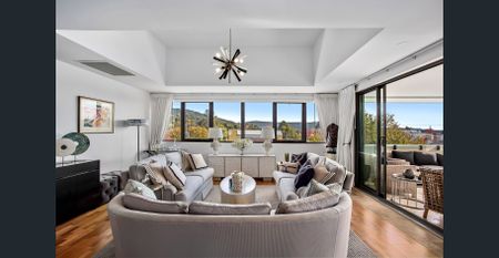 Central Park Penthouse - Photo 2