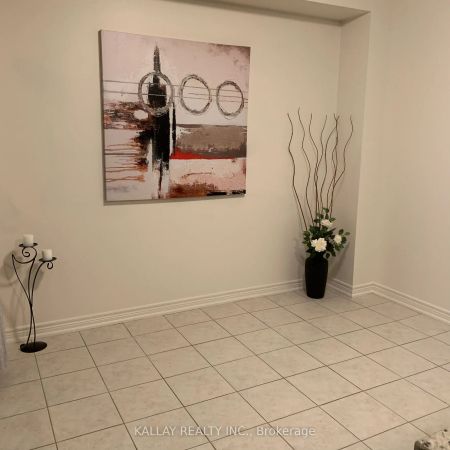 Condo Townhouse For Lease | N9259574 - Photo 2