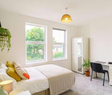 Kings Avenue, Falmouth, TR11 - Photo 1