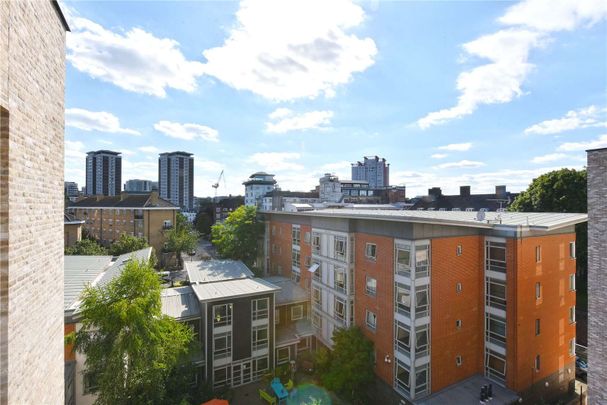 A bright two bedroom two bathroom apartment with direct access to a private balcony - Photo 1