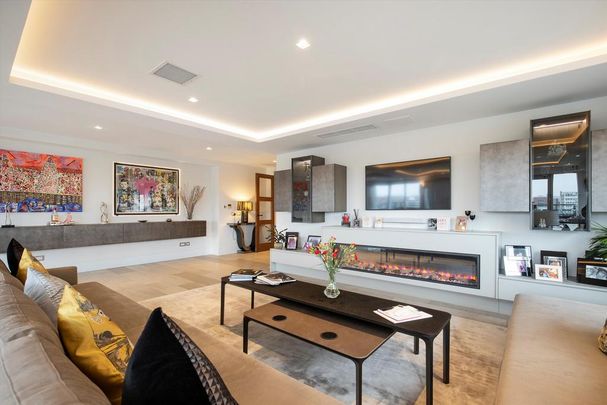 4 bedroom flat to rent - Photo 1