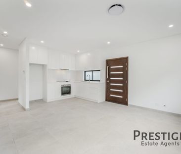 Brand New Family Residence! - Photo 5