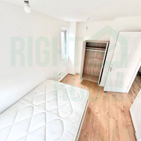 Room in a Shared House, Chesnut Road, N17 - Photo 4