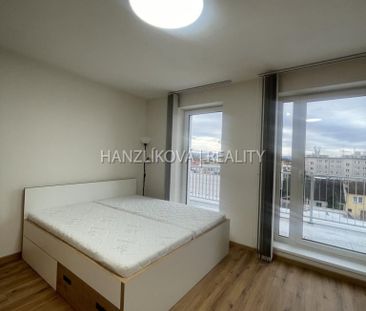 Pronájem bytu 1+kk 32 m2 - Fotografie 3