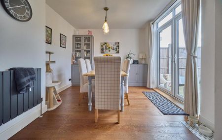 3 bedroom semi-detached house to rent - Photo 2