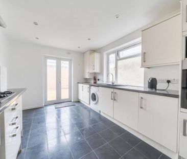 4 Bed Semi-Detached House, Clarendon Road, CR0 - Photo 6