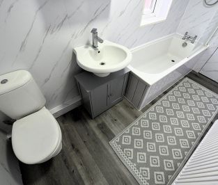 4 bedroom House in Thornville Street, Leeds - Photo 2