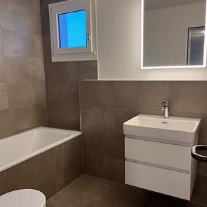 Topsanierte Wohnung im Herzen von Lyss - Foto 2