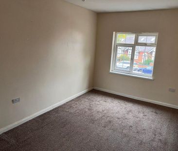 4 bedroom semi-detached house to rent - Photo 4
