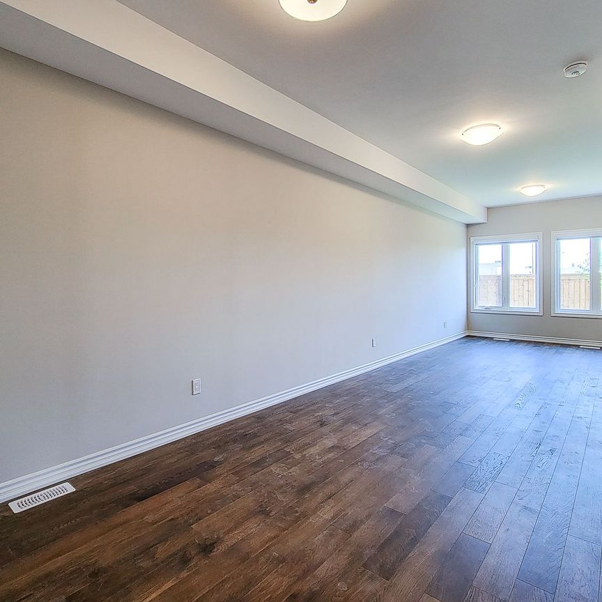 For Lease - 9 Mann Trail, Welland, Ontario - Photo 1