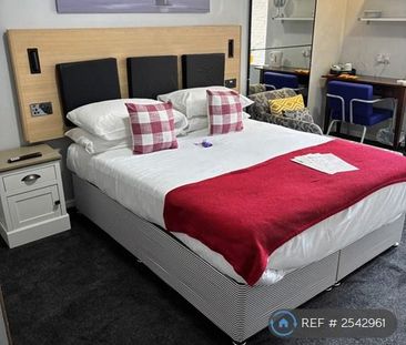 1 bedroom in a house share to rent - Photo 3