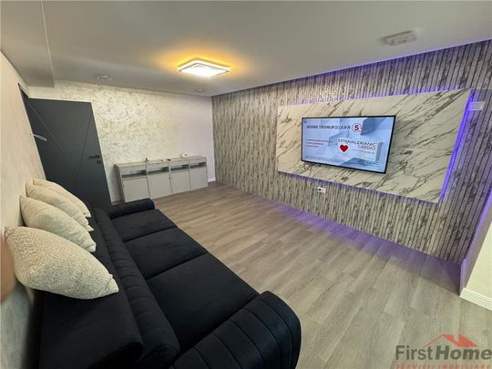 Ap 2 cam,parcare, mobilat si utilat de lux, et 2, Piata Scoala 2 - Photo 1