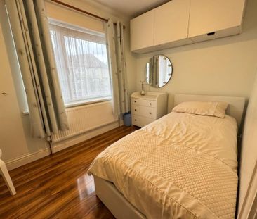 4 bedroom semi-detached house to rent - Photo 4