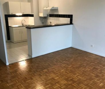 Location Appartement 2 pièces 47m² VAULX EN VELIN 69120 - Photo 2
