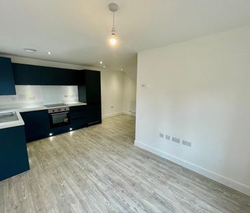 2 bedroom semi-detached house to rent - Photo 2