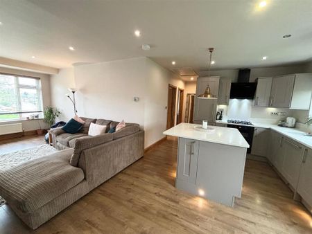 2 bedroom maisonette to rent - Photo 4