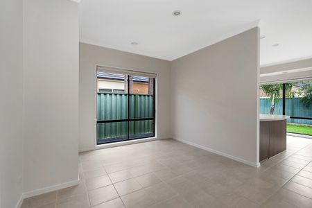 63 Park Orchard Drive, Pakenham VIC 3810 - House For Rent | Domain - Photo 5
