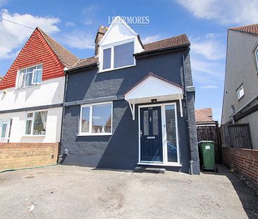 2 bedroom Semi-Detached House to let - Photo 1