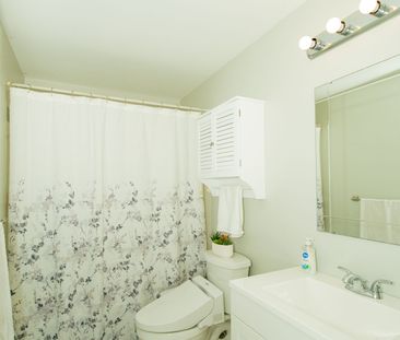 For Lease - 47 Elmvale Crescent, Port Colborne, Ontario - Photo 3