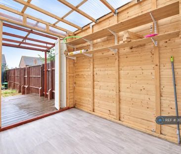 2 bedroom semi-detached house to rent - Photo 6