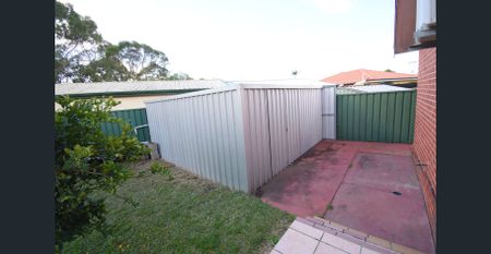 COMFORTABLE & GOOD CONDITION 3 BRICK BEDROOM HOUSE! - Photo 2