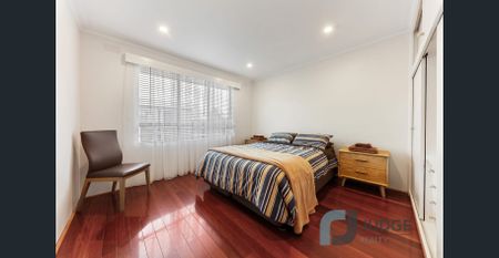 Modern Two Bedroom Apartment - Photo 4