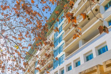 Apartamento T2 Totalmente Mobilado e Equipado no Edificio Residence, em Setúbal - Photo 3