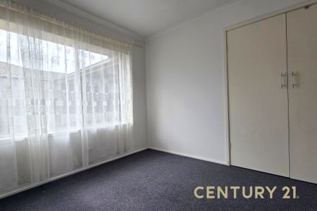 Bright & Spacious Home on Carlton Road - Photo 4