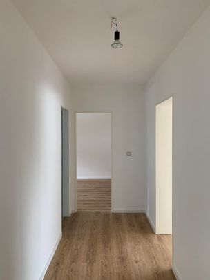 Charmante 2-Zimmer-Wohnung mit Südbalkon in ruhiger Lage – frisch moder­ni­siert und bezugsfertig! - Photo 1