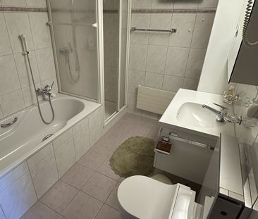 MAISON DE 6 PIÈCES À NEUHAUSEN AM RHEINFALL (SH), MEUBLÉE, TEMPORAIRE - Photo 1