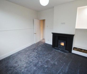 3 bedroom end of terrace house to rent - Photo 2