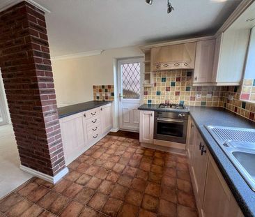 4 bedroom detached house to rent - Photo 6