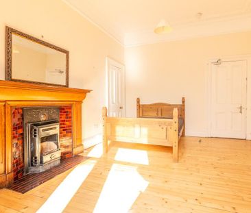 4 bedroom flat to rent - Photo 4