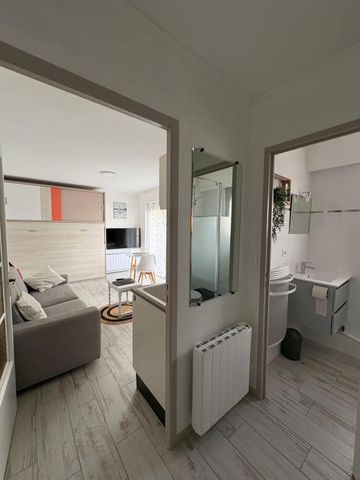 Location Appartement 1 pièce Meublé 23m² ROYAN 17200 - Photo 4