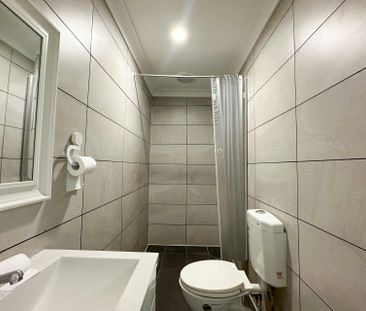 Gorgeous Three Bedroom Family Home! - Photo 4