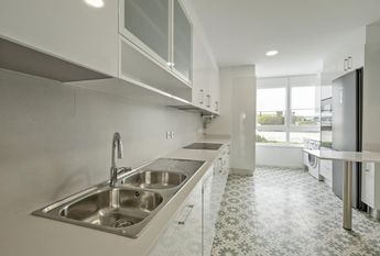 4 Bedroom Apartment with parking, Alto da Barra, Oeiras