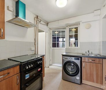 2 bedroom end of terrace house to rent - Photo 5