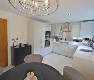 3 bedroom semi-detached house to rent - Photo 5