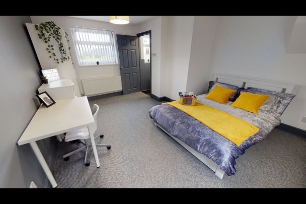 5 Bed Terraced House, Hafton Road, M7 - Photo 1